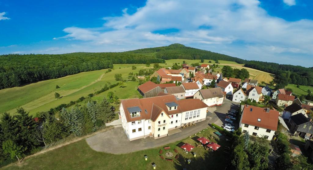 Familienhotel "Rhoen Feeling" Bernshausen Exterior photo